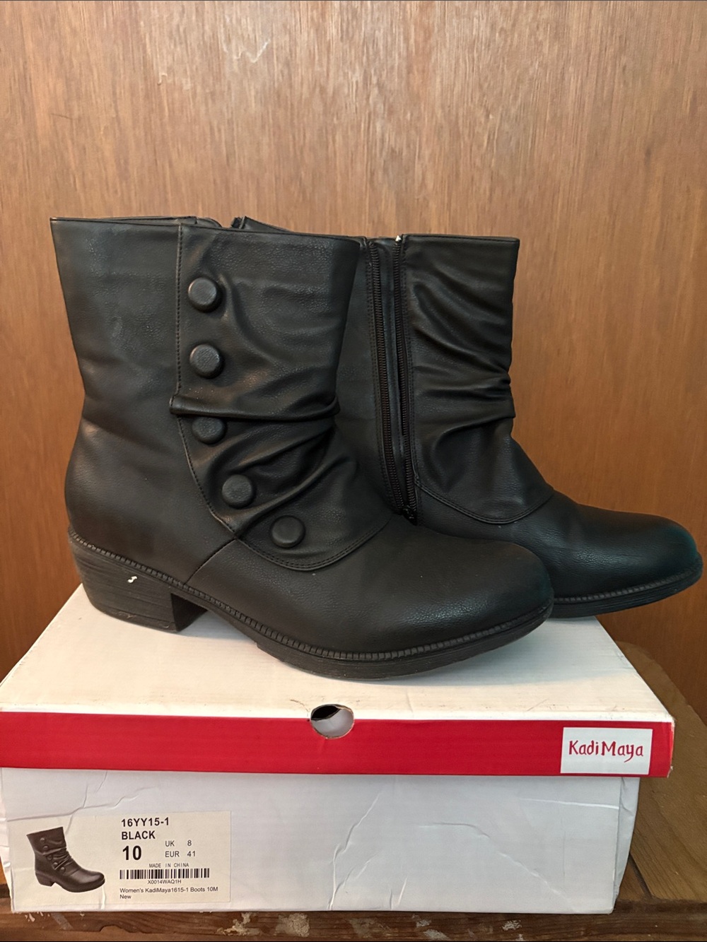 Women's Black Button-Accent Mid-Calf Heeled Boots